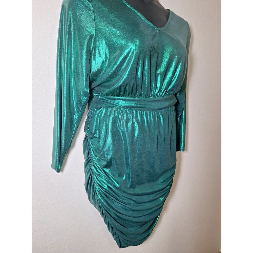 Torrid LIQUID KNIT LONG SLEEVE METALLIC GREEN BODYCON DRESS Size 00 NWOT - Picture 4 of 7